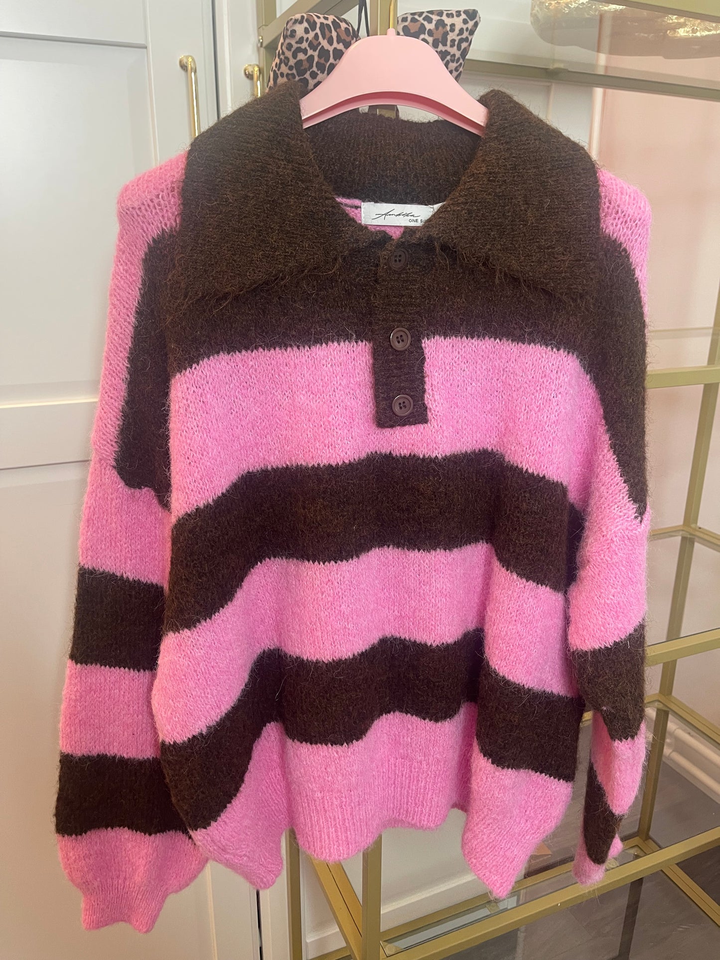 Gestreepte knit met kraag & knoopjes roze